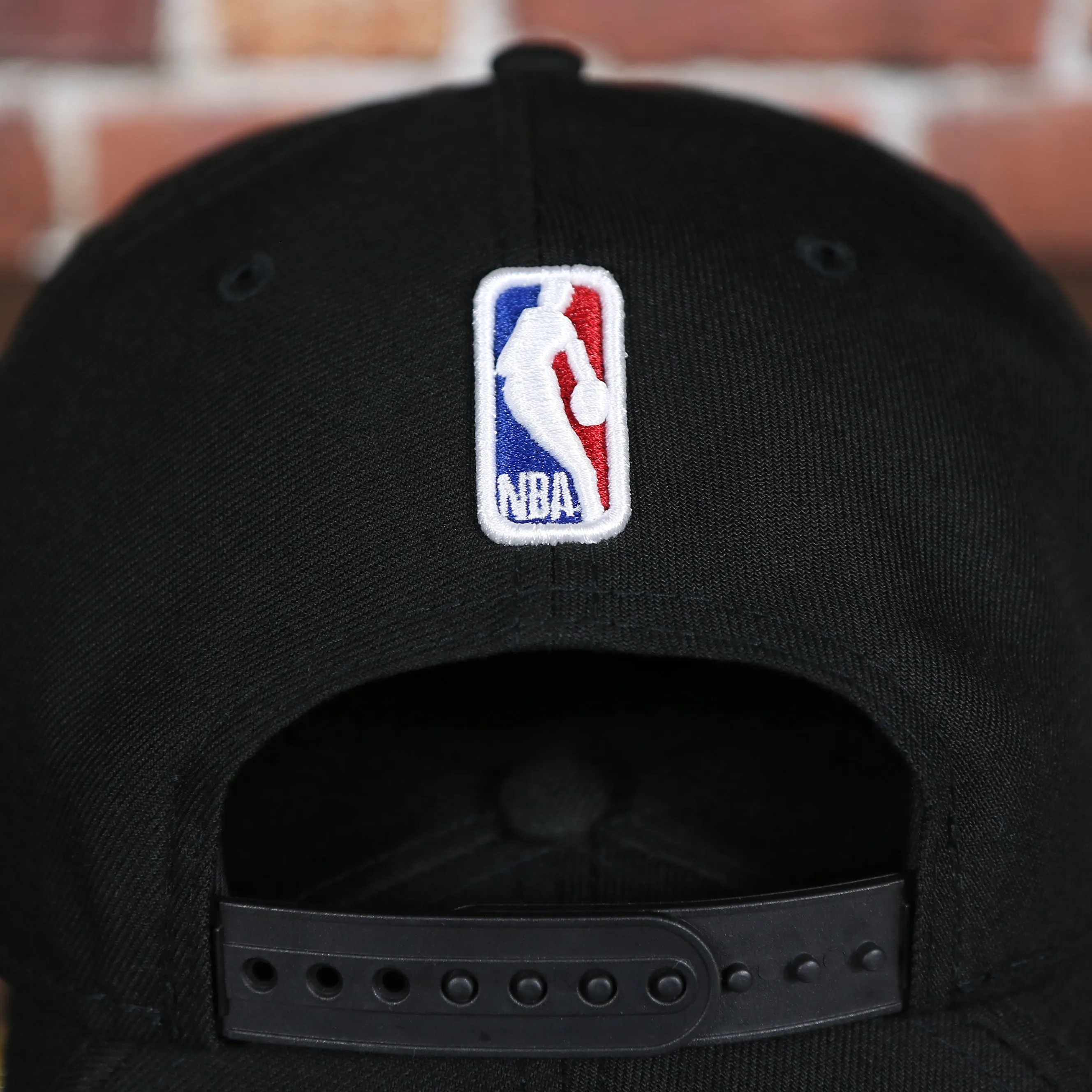 Men's Toronto Raptors New Era Black 2019 NBA Finals On Court Champions Locker Room 9FIFTY Snapback Hat