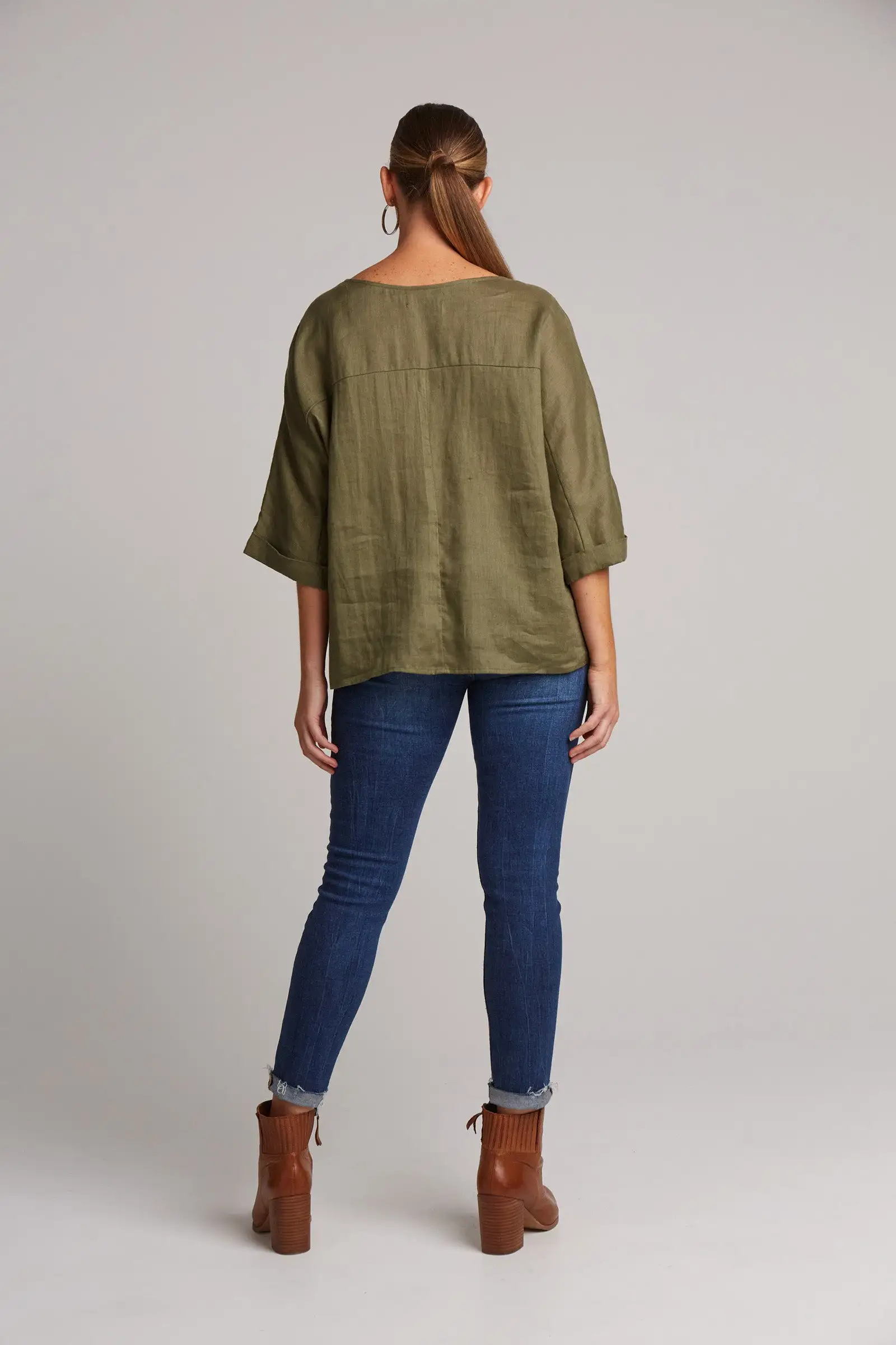 Studio Linen Relaxed Top - Khaki