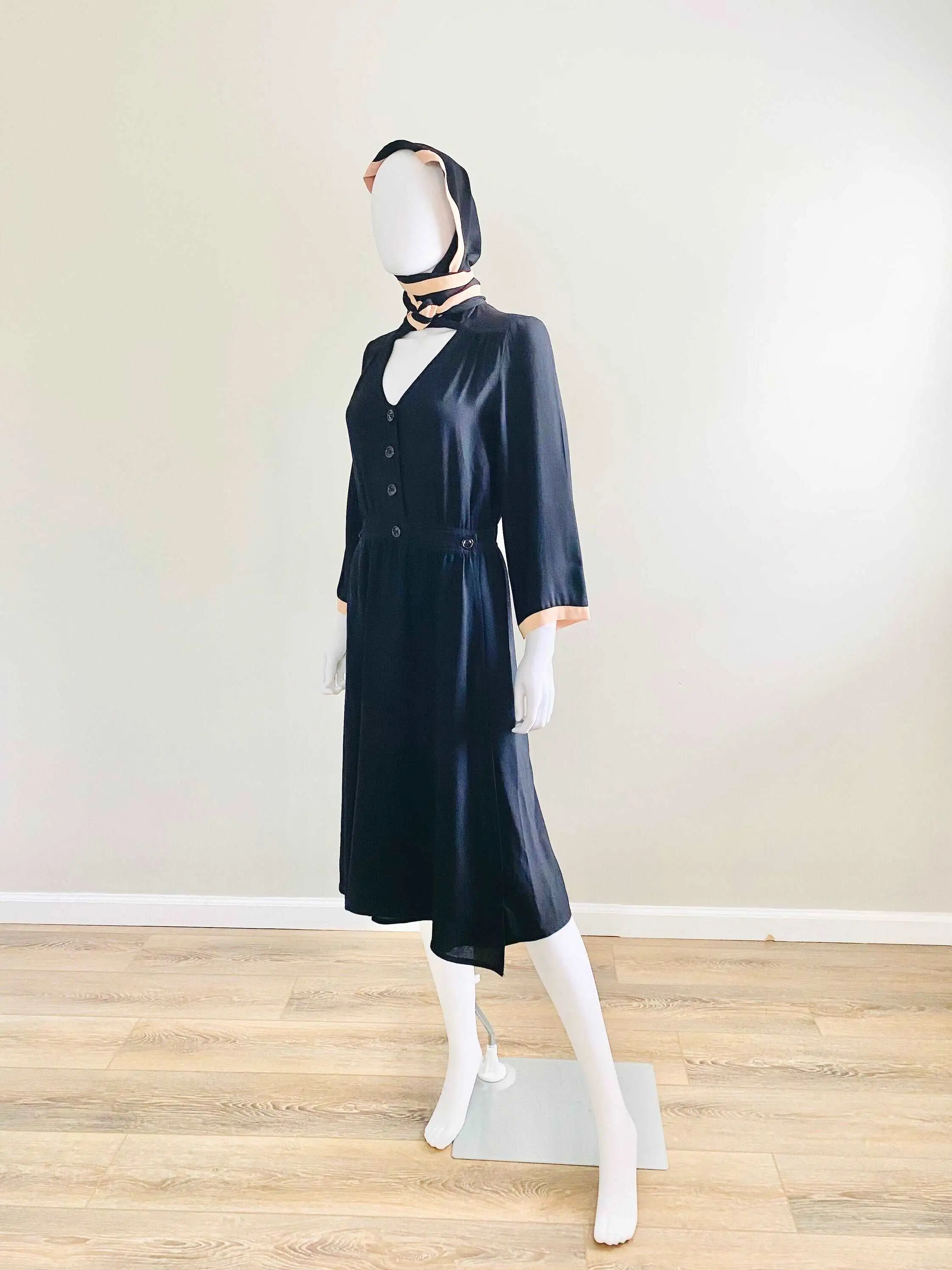 Vintage 1940s Hooded Rayon Crepe Black Dress / 1970s does 1940s convertible Albert Nipon Dress Size M L